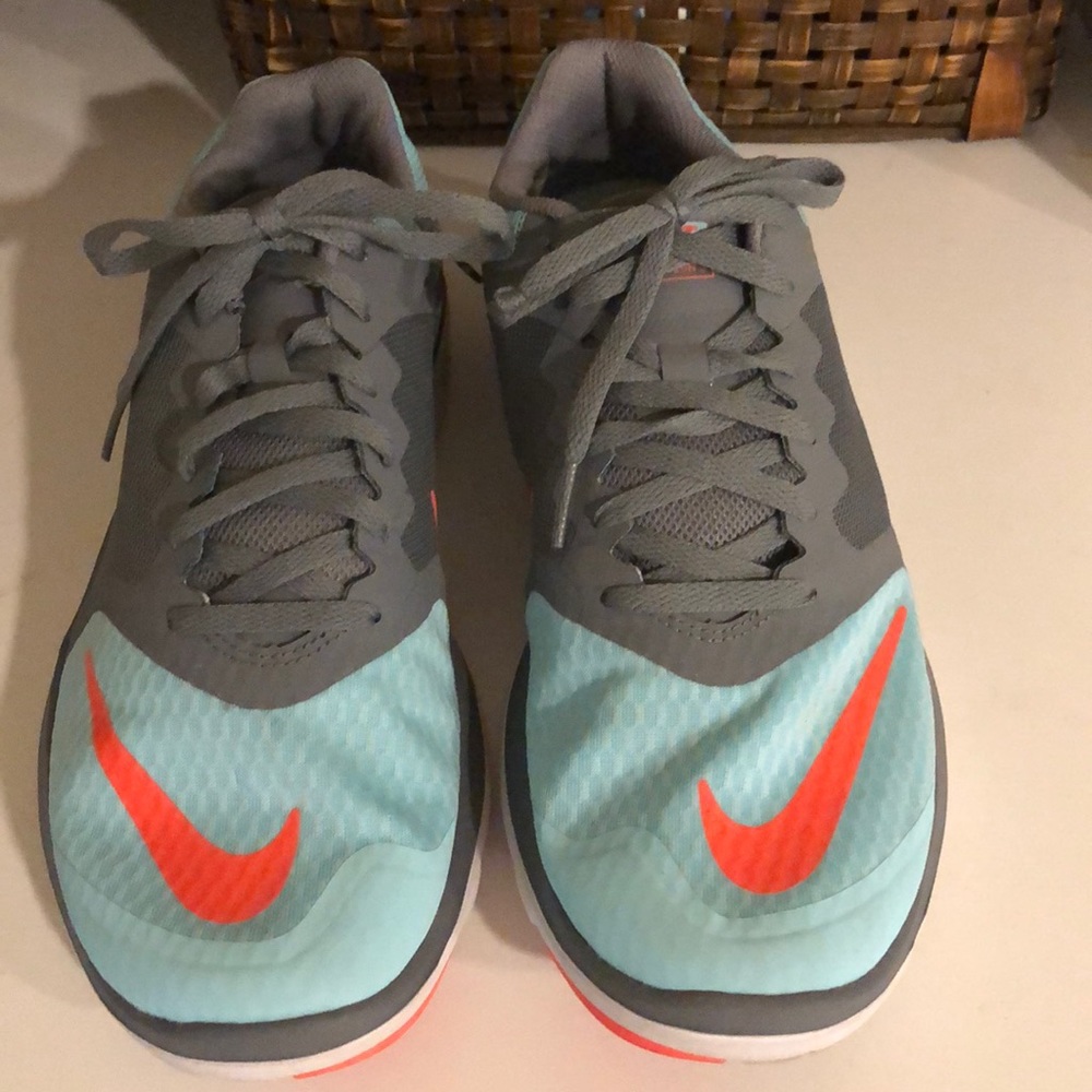 Nike Running Shoes - Picture 2 of 4